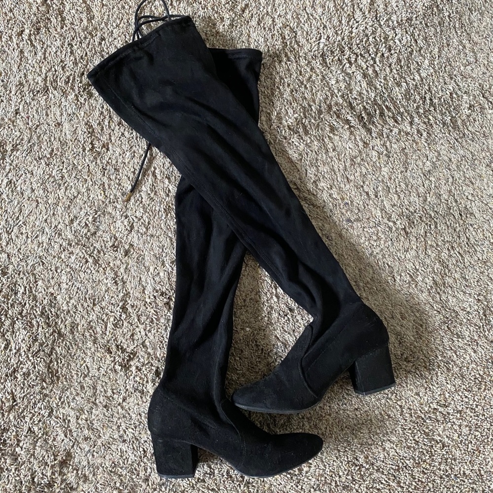 Knee high suede boots✨